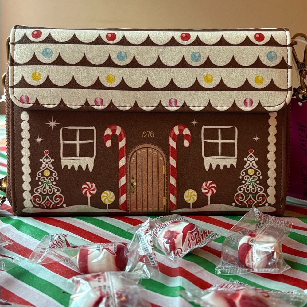 ππ¬π BETSEY JOHNSON GINGERBREAD WALLET ON A CHAIN CROSSBODY BAG ππ¬π NWT π - Picture 11 of 16
